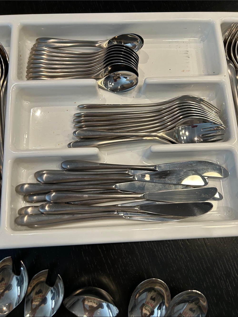 Rosenthal Taille 70 Piece Polished Silver Stainless Flatware Set - Picture 8 of 12